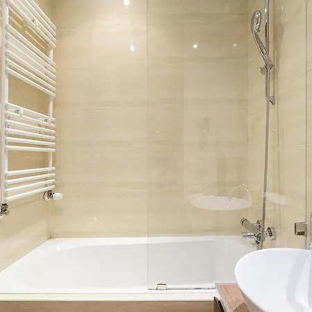 Апартаменти Flat On Grzybowska Street Варшава