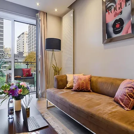 Апартаменти Flat On Grzybowska Street