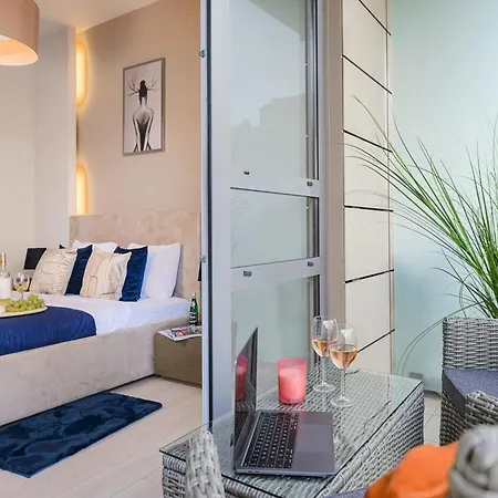 Flat On Grzybowska Street Апартаменти Варшава