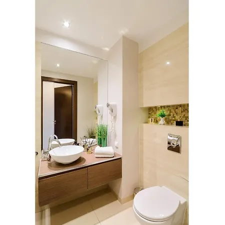 Flat On Grzybowska Street Апартаменти